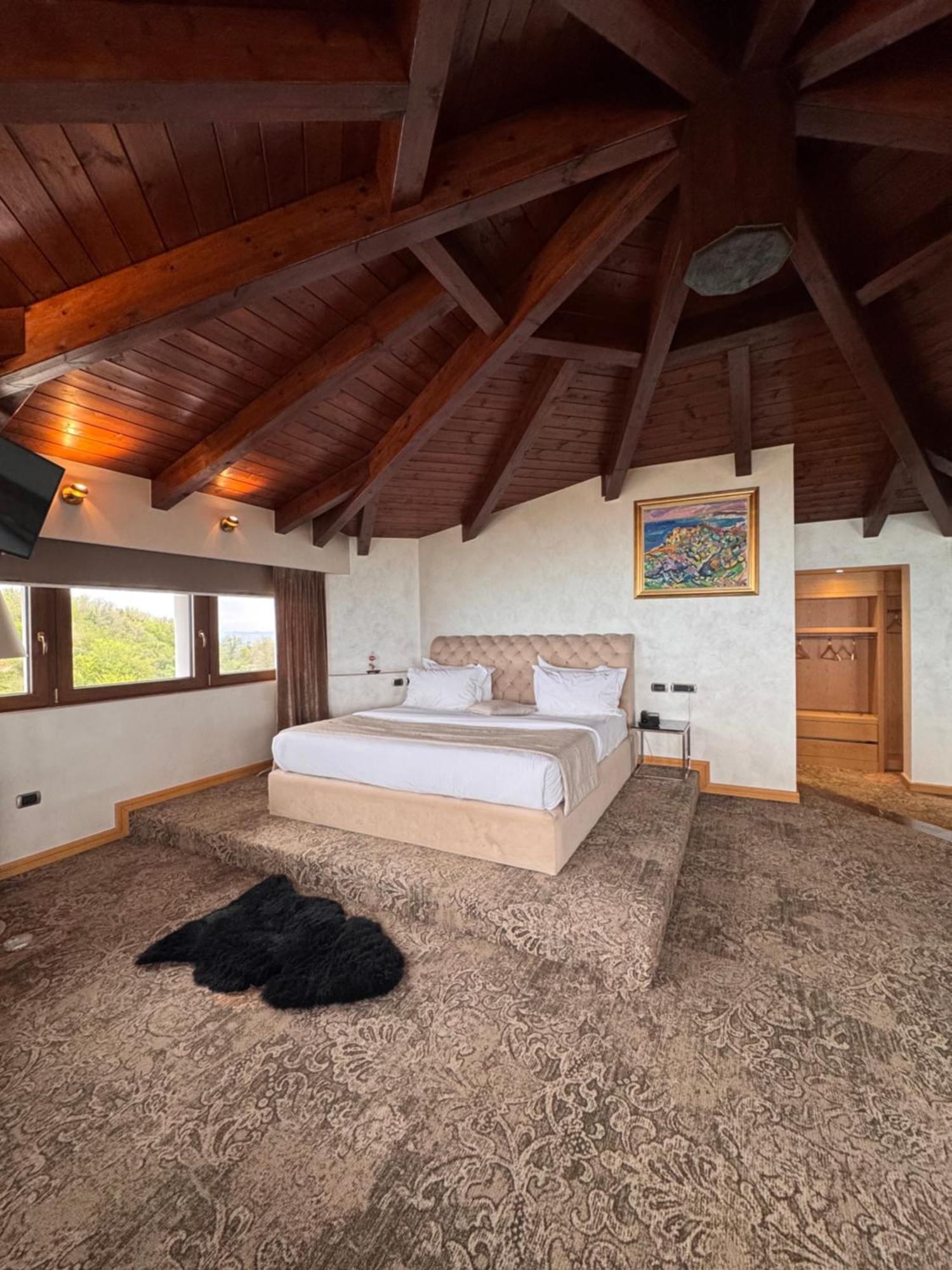 Resort Agroturizem Kodra E Kuajve 4*