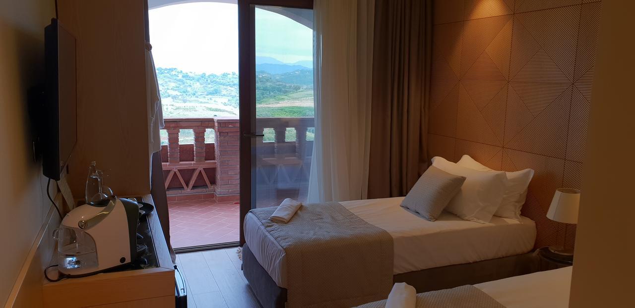 Agroturizem Kodra E Kuajve Resort Shkallnur